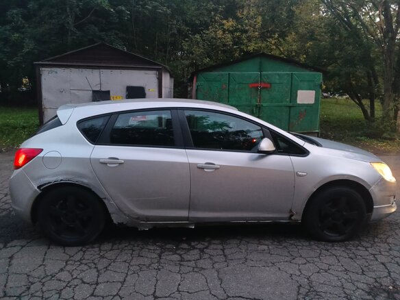 2011 Opel Astra J, серебристый, 190000 рублей - вид 12