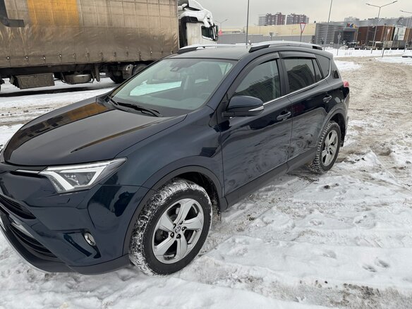 2018 Toyota RAV4 IV (XA40) Рестайлинг, синий, 3350000 рублей - вид 1