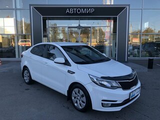 2016 Kia Rio III Рестайлинг, белый, 1160000 рублей, вид 3