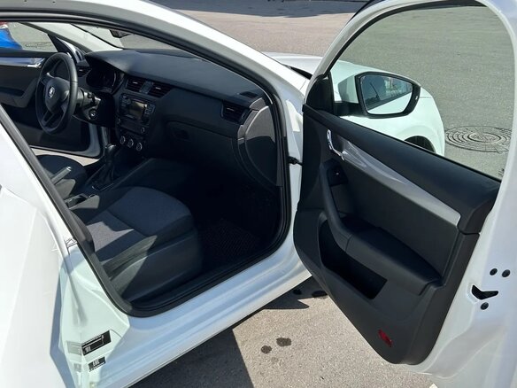 2016 Skoda Octavia III (A7), белый - вид 15