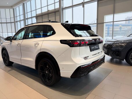 2026 Volkswagen Tiguan L Pro III (China Market), белый, 5050000 рублей, вид 5
