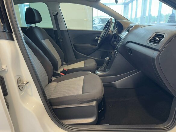 2014 Volkswagen Polo V, белый, 619000 рублей - вид 9