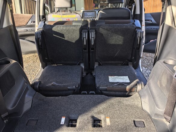 2018 Toyota Sienta II, серый, 1500000 рублей - вид 7