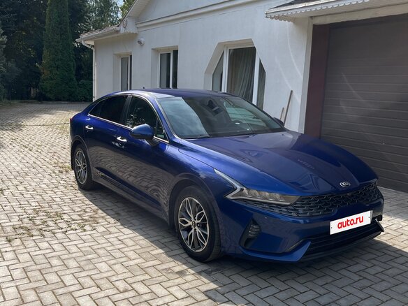 2021 Kia K5 III, синий, 2950000 рублей - вид 1