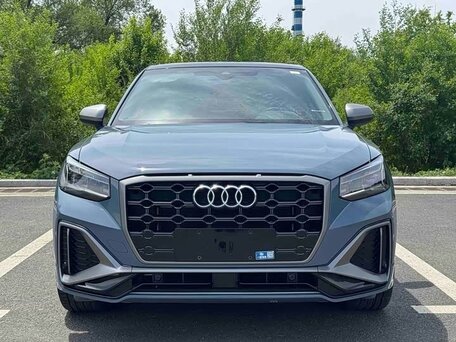 2023 Audi Q2 L 35 TFSI I Рестайлинг, серый, 2080000 рублей, вид 2