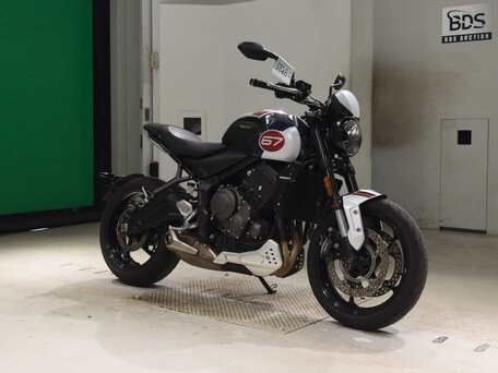 2024 Triumph Trident 660, белый, 747000 рублей, вид 3