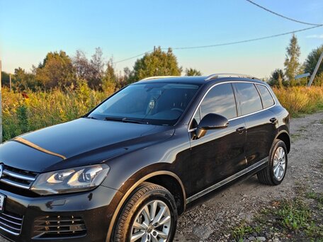 2014 Volkswagen Touareg II Рестайлинг, чёрный, 2200000 рублей, вид 2