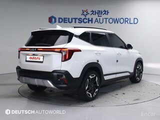2023 Kia Seltos I Рестайлинг, белый, 2440000 рублей, вид 3