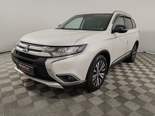 2016 Mitsubishi Outlander III Рестайлинг 2, белый, 1529000 рублей, вид 1
