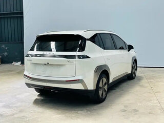 2024 Aion Y Plus 51.9 kWh, зелёный, 1820000 рублей, вид 5