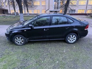 2014 Volkswagen Polo V, чёрный, 500000 рублей, вид 2