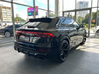 2025 Audi RS Q8 Performance I Рестайлинг, чёрный, 22900000 рублей, вид 5