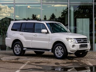 2011 Mitsubishi Pajero IV Рестайлинг 1, белый, 1765000 рублей, вид 3