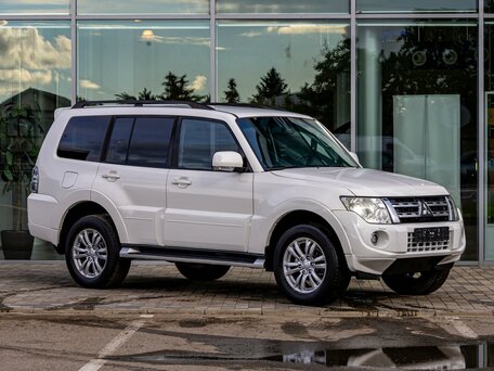 2011 Mitsubishi Pajero IV Рестайлинг 1, белый, 1765000 рублей, вид 3