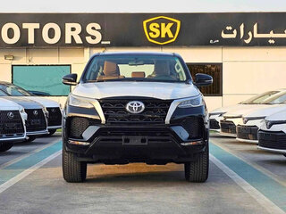 2025 Toyota Fortuner II Рестайлинг, чёрный, 4500000 рублей, вид 2
