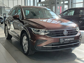 2021 Volkswagen Tiguan II Рестайлинг, коричневый, 3118000 рублей, вид 3