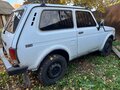 1999 Lada (ВАЗ) 2121 (4x4) I Рестайлинг, белый, 165000 рублей - вид 1