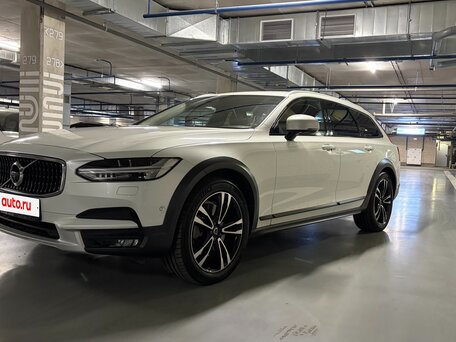 2019 Volvo V90 Cross Country I, белый, 4370000 рублей, вид 1