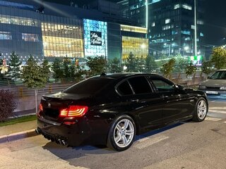 2015 BMW 5 серии 550i VI (F10/F11/F07) Рестайлинг, чёрный, 1700000 рублей, вид 2