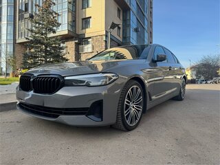 2020 BMW 5 серии 520d xDrive VII (G30/G31/G38) Рестайлинг, серый, 5500000 рублей, вид 1