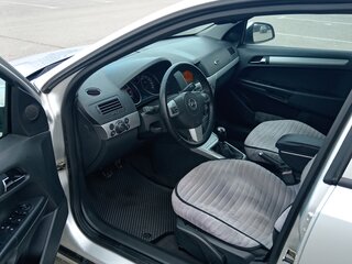 2011 Opel Astra H Рестайлинг, серебристый, 570000 рублей, вид 5