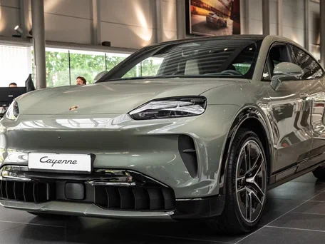 2026 Porsche Cayenne Coupé Electric IV, серый, 15800000 рублей, вид 1