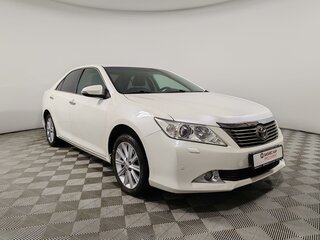 2013 Toyota Camry VII (XV50), белый, 1220000 рублей, вид 3