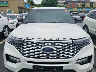 2021 Ford Explorer VI, белый, 5000000 рублей, вид 3