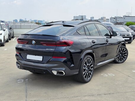 2026 BMW X6 40i III (G06) Рестайлинг, чёрный, 14720000 рублей, вид 3