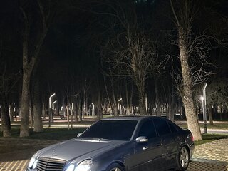 2003 Mercedes-Benz E-Класс 240 III (W211, S211), серый, 630000 рублей, вид 1