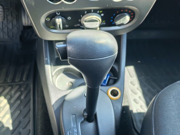 2011 Renault Sandero I, чёрный, 570000 рублей - вид 13