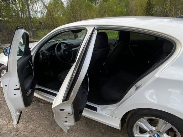 2011 BMW 1 серии 118i I (E81/E82/E87/E88) Рестайлинг, белый, 800000 рублей - вид 10