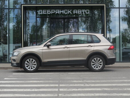 2020 Volkswagen Tiguan II, бежевый, 2140000 рублей, вид 2
