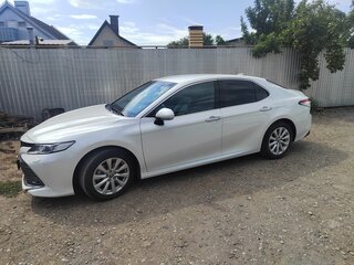2019 Toyota Camry VIII (XV70), белый, 3450000 рублей, вид 4