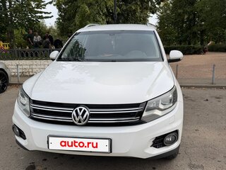2013 Volkswagen Tiguan I Рестайлинг, белый, 1600000 рублей, вид 4