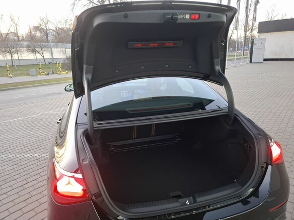 2025 Mercedes-Benz E-Класс 300 VI (W214, S214), чёрный, 9330000 рублей - вид 4