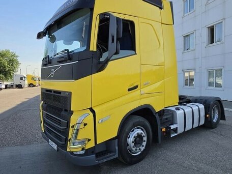2021 Volvo FH, жёлтый, 9300000 рублей, вид 4