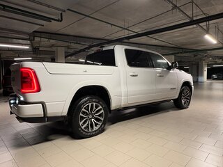 2024 Ram 1500 Crew Cab V Рестайлинг, белый, 8500000 рублей, вид 2
