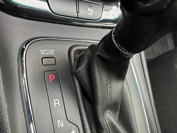 2017 Kia Ceed II Рестайлинг, коричневый, 1410000 рублей - вид 12