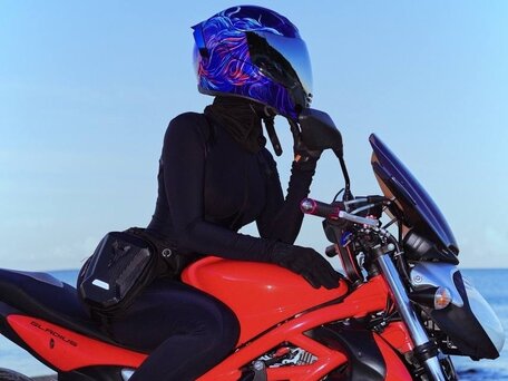 2010 Suzuki SFV 400 Gladius, красный, 390000 рублей, вид 1