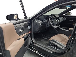 2025 Lexus ES 300h VII Рестайлинг 2, чёрный, 7200000 рублей, вид 4