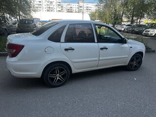 2018 Lada (ВАЗ) Granta I Рестайлинг, белый, 289000 рублей, вид 3
