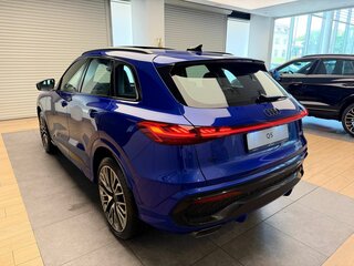 2025 Audi Q5 45 TFSI III (GU), синий, 10490000 рублей, вид 3