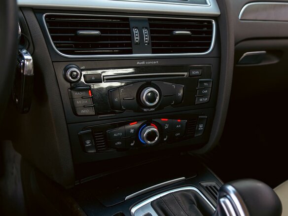 2015 Audi A4 IV (B8) Рестайлинг, чёрный, 1195000 рублей - вид 15