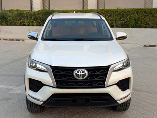 2023 Toyota Fortuner II Рестайлинг, белый, 4400000 рублей, вид 2