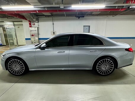 2025 Mercedes-Benz E-Класс 450 VI (W214, S214), серебристый, 12290000 рублей, вид 4