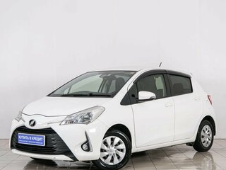 2017 Toyota Vitz III (XP130) Рестайлинг 2, белый, 899000 рублей, вид 3
