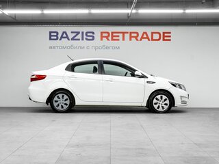 2014 Kia Rio 6-speed III, белый, 890000 рублей, вид 4