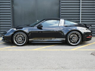 2023 Porsche 911 Targa 4 GTS VIII (992), чёрный, 25000000 рублей, вид 2
