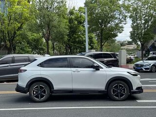 2023 Honda Vezel II, белый, 1575000 рублей, вид 4